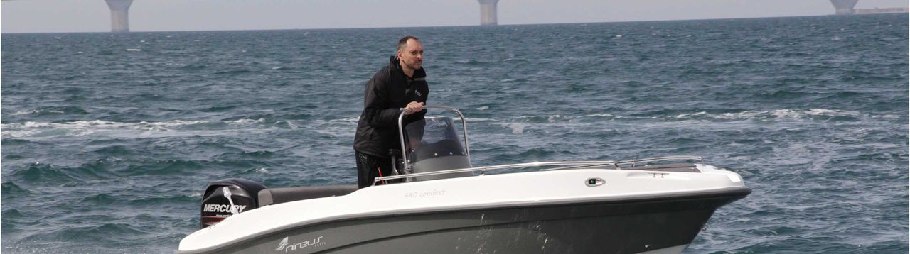 Nireus 490 Comfort στη θάλασσα