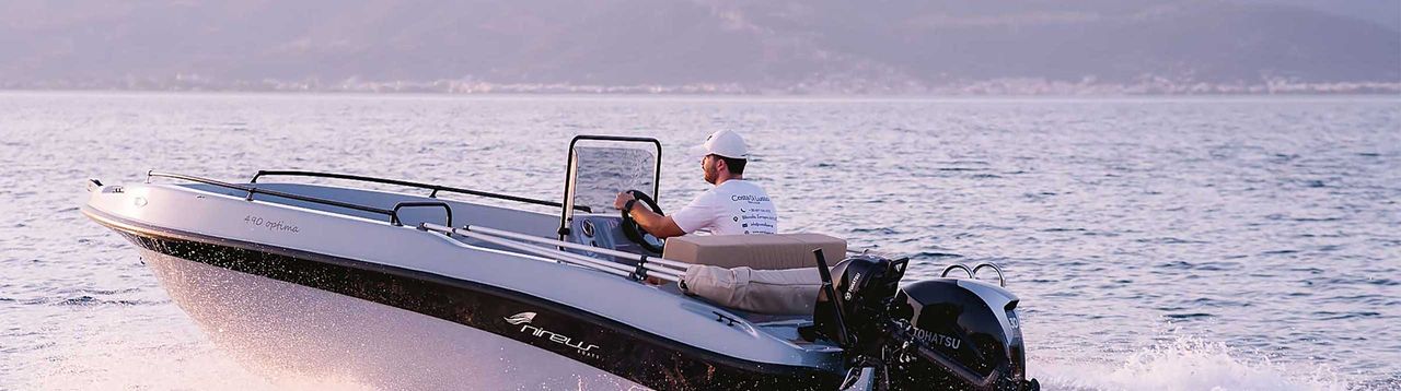 Nireus 490 Optima στη θάλασσα